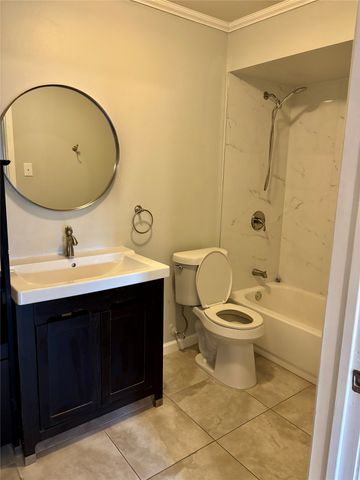10704 Pagewood Drive 34, Dallas, TX 75230
