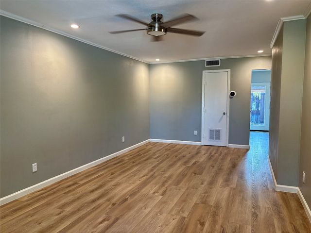 10704 Pagewood Drive 34, Dallas, TX 75230