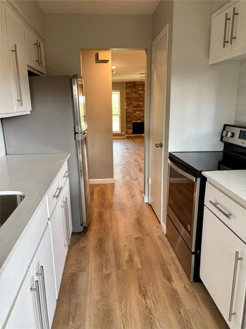 10704 Pagewood Drive 34, Dallas, TX 75230