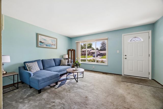 120 Olympic Drive, Bolingbrook, IL 60440