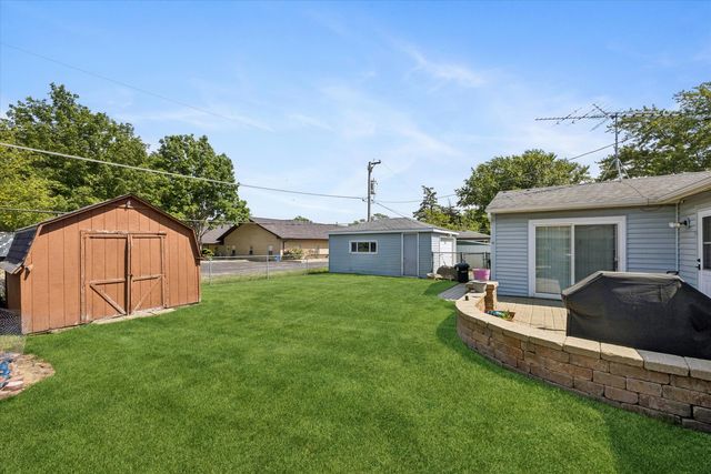 120 Olympic Drive, Bolingbrook, IL 60440