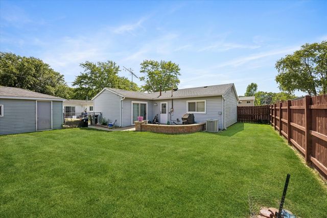120 Olympic Drive, Bolingbrook, IL 60440