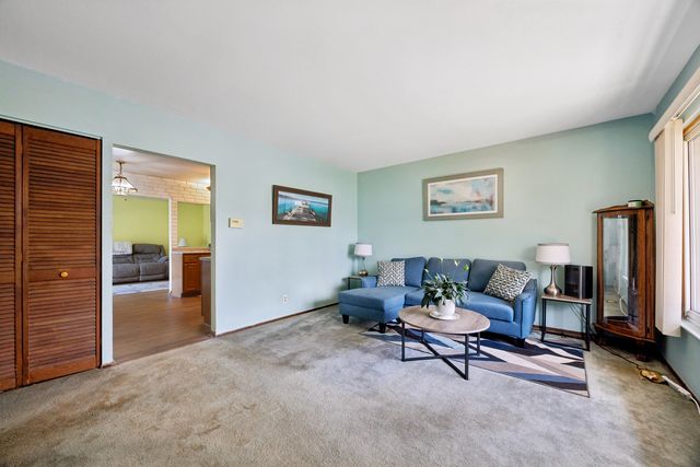 120 Olympic Drive, Bolingbrook, IL 60440