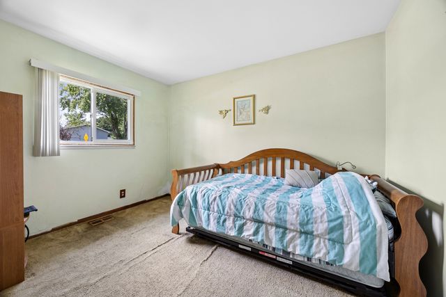 120 Olympic Drive, Bolingbrook, IL 60440