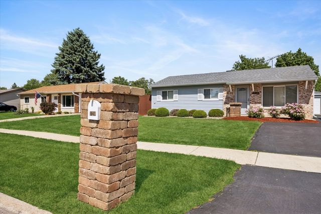 120 Olympic Drive, Bolingbrook, IL 60440