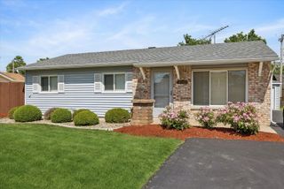 120 Olympic Drive, Bolingbrook, IL 60440