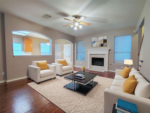 3511 Glenhill Drive, Pearland, TX 77584
