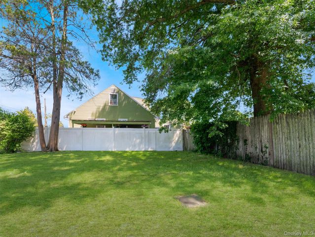 425 Baldwin Road, Hempstead, NY 11550
