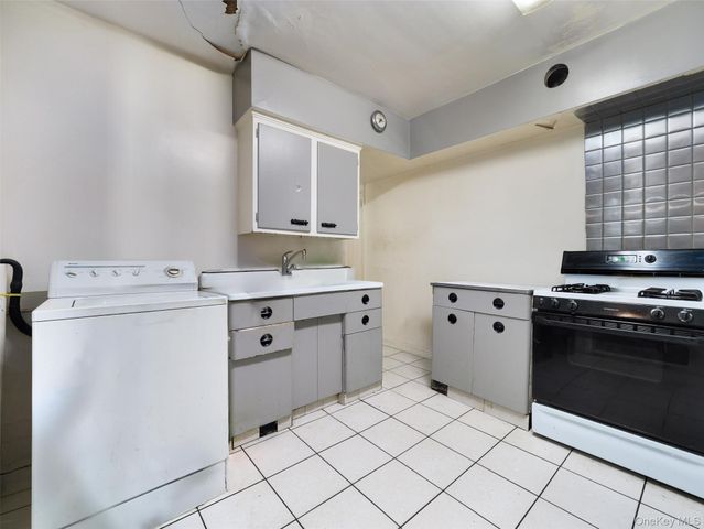 425 Baldwin Road, Hempstead, NY 11550