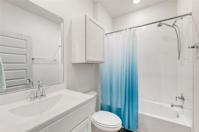 205 Big Sandy Creek DR, Hutto, TX 78634