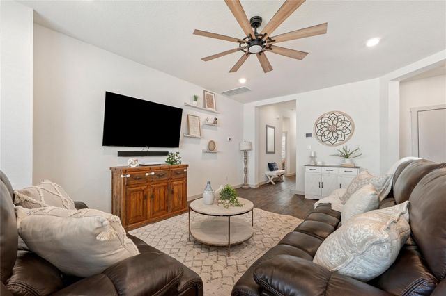 205 Big Sandy Creek DR, Hutto, TX 78634