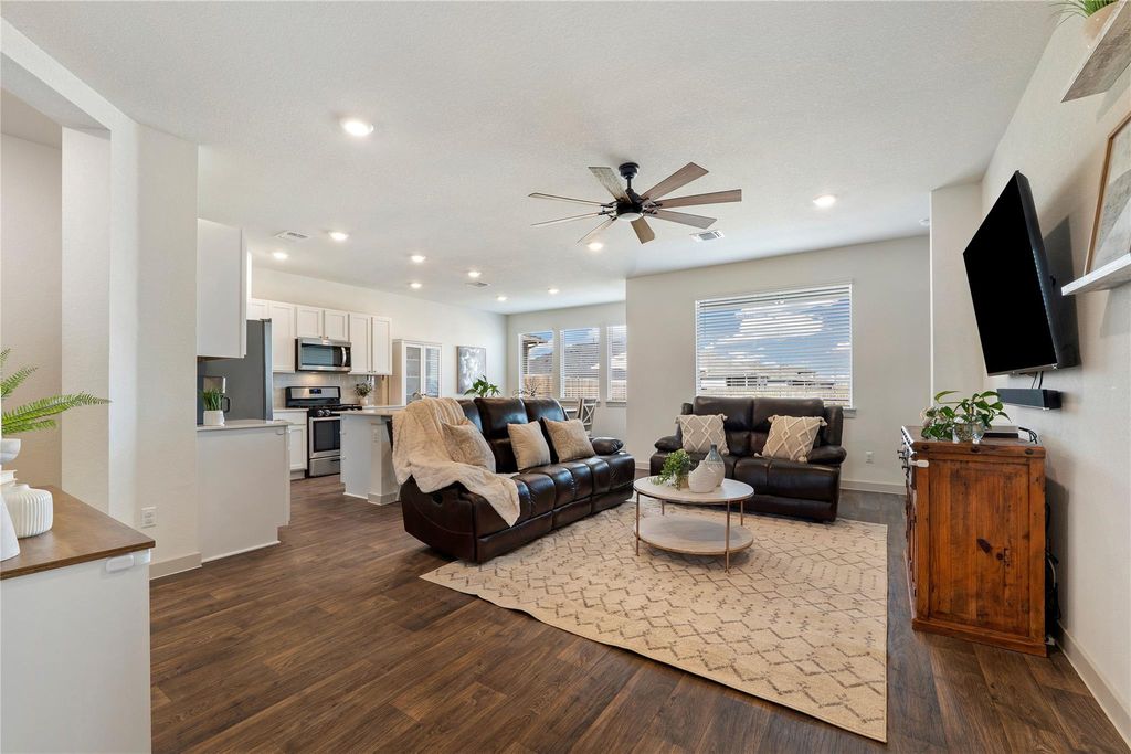 205 Big Sandy Creek DR, Hutto, TX 78634