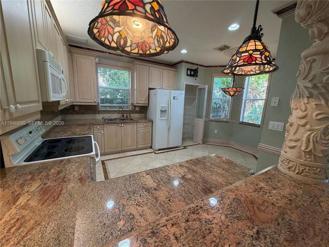 6601 SW 166th Ct, Miami, FL 33193