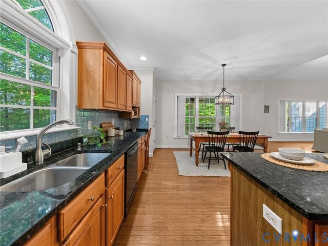 15743 Moss Fire Ct, Moseley, VA 23120