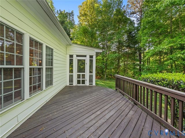 15743 Moss Fire Ct, Moseley, VA 23120