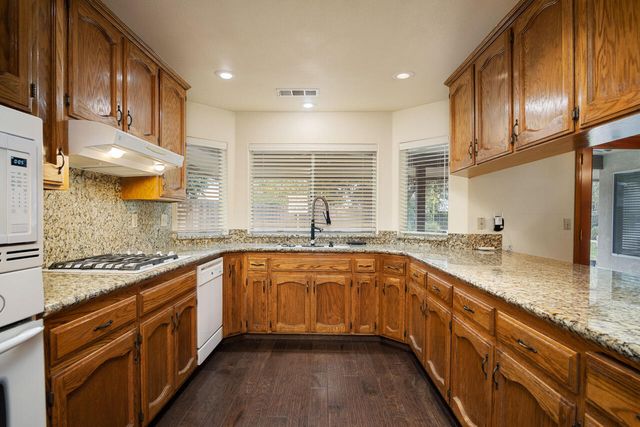 2438 W Kanai Avenue, Porterville, CA 93257