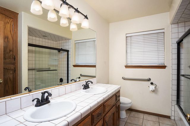 2438 W Kanai Avenue, Porterville, CA 93257