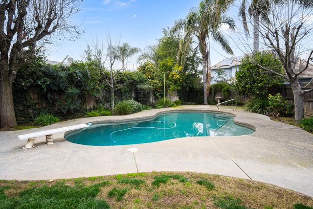 2438 W Kanai Avenue, Porterville, CA 93257