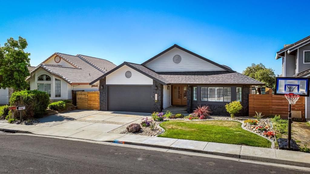 Image 1 of property listing at 1923 Seal Way, Discovery Bay, CA 94505