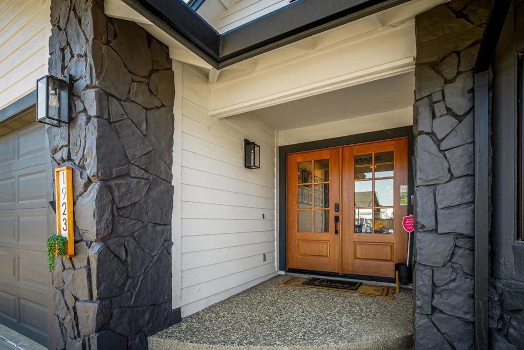 Image 16 of property listing at 1923 Seal Way, Discovery Bay, CA 94505
