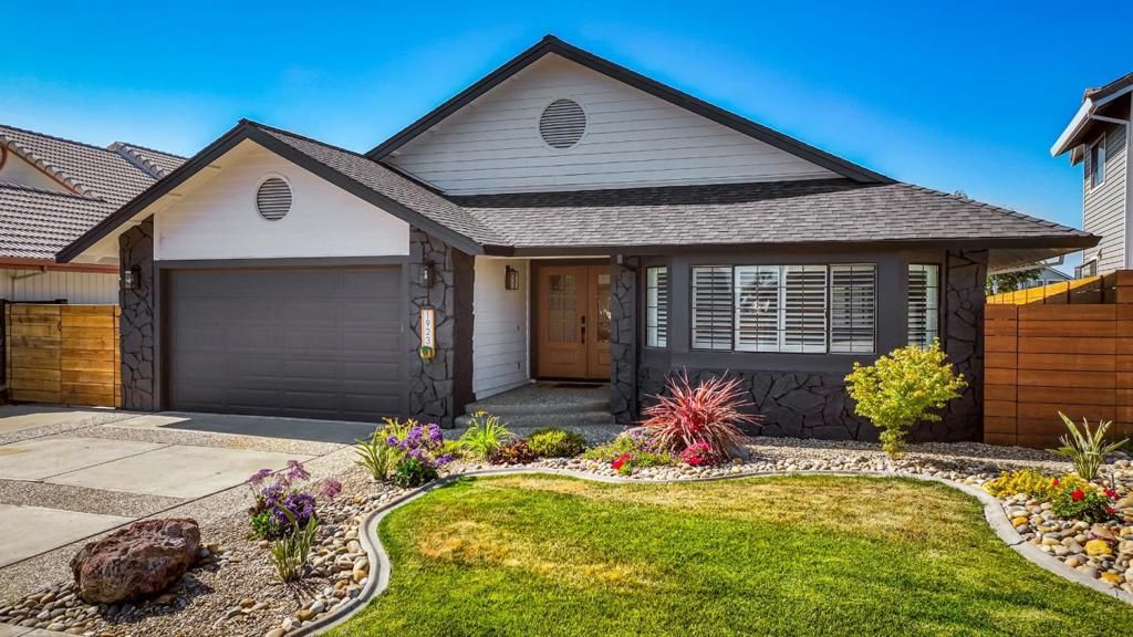 Image 2 of property listing at 1923 Seal Way, Discovery Bay, CA 94505