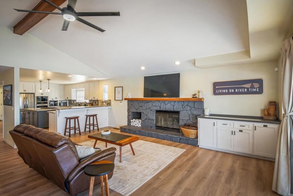 Image 43 of property listing at 1923 Seal Way, Discovery Bay, CA 94505