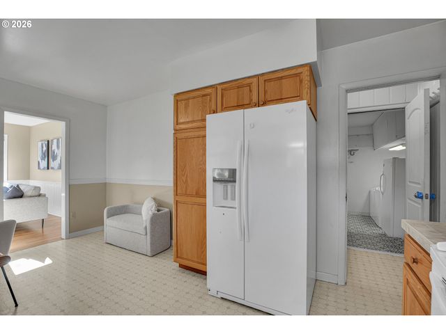 1023 Ne 172ND Ave, Portland, OR 97230