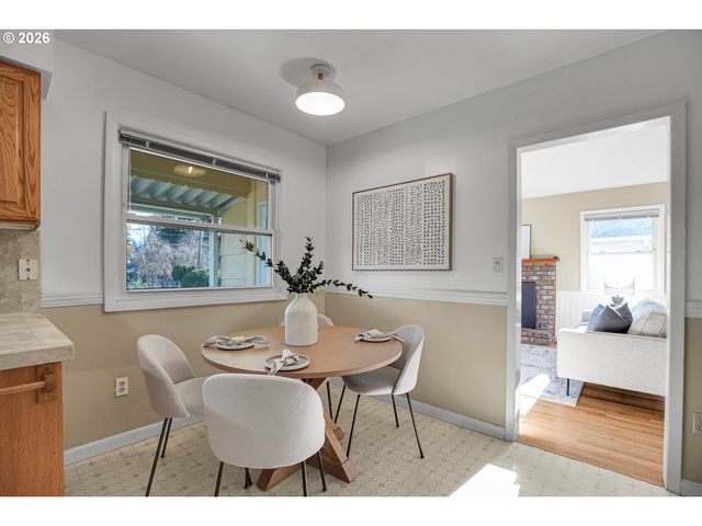 1023 Ne 172ND Ave, Portland, OR 97230