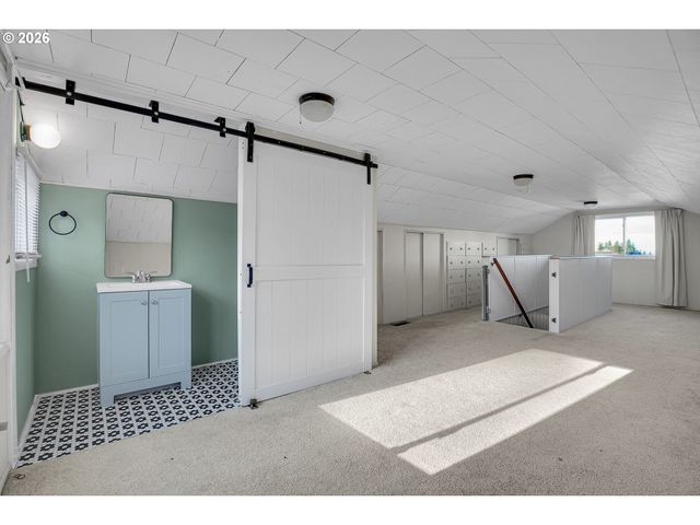 1023 Ne 172ND Ave, Portland, OR 97230