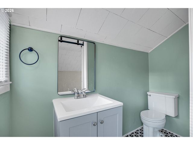 1023 Ne 172ND Ave, Portland, OR 97230