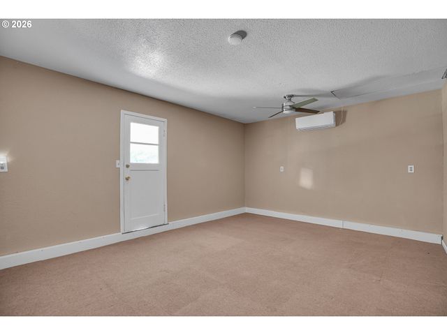 1023 Ne 172ND Ave, Portland, OR 97230