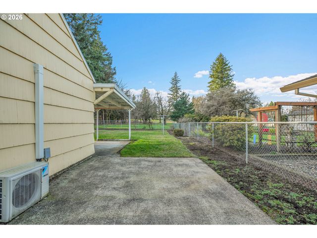 1023 Ne 172ND Ave, Portland, OR 97230