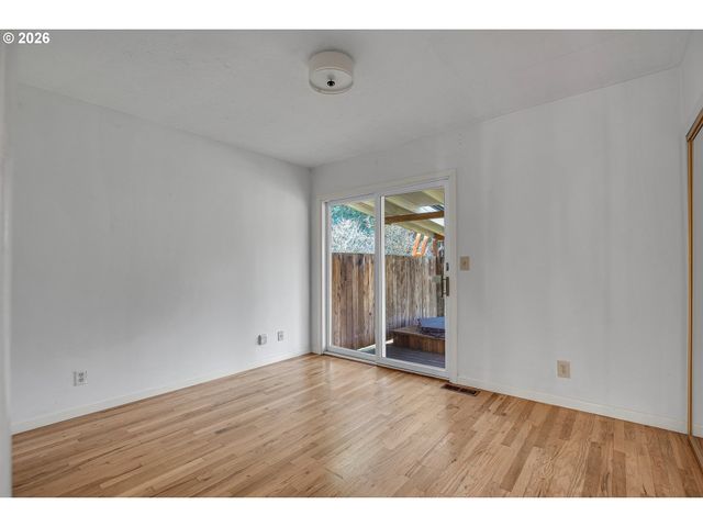 1023 Ne 172ND Ave, Portland, OR 97230