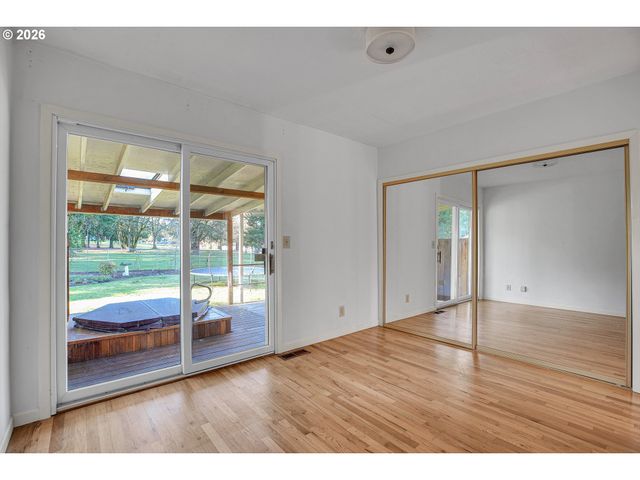 1023 Ne 172ND Ave, Portland, OR 97230