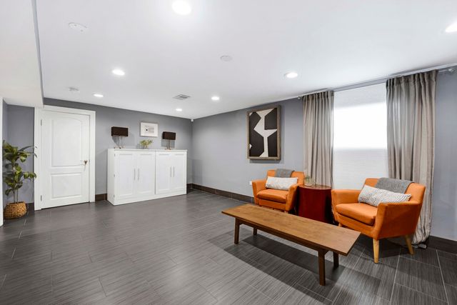 8612 Lawndale Avenue, Skokie, IL 60076