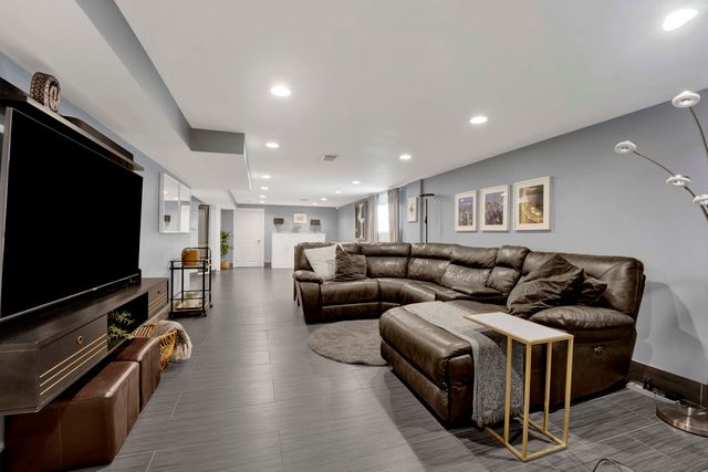 8612 Lawndale Avenue, Skokie, IL 60076