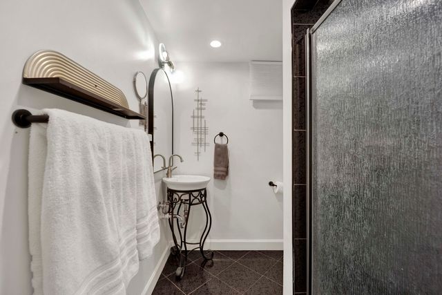 8612 Lawndale Avenue, Skokie, IL 60076