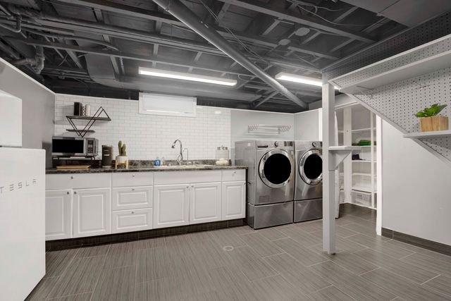 8612 Lawndale Avenue, Skokie, IL 60076