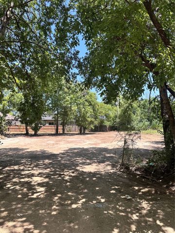 1341 Blodgett Avenue, Fort Worth, TX 76115