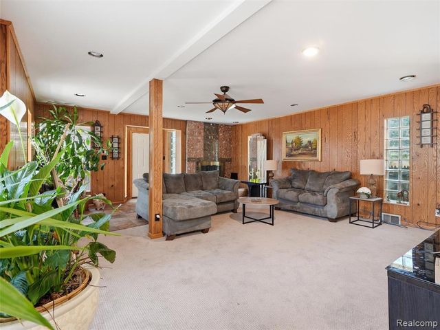 16511 Cherrylawn Street, Detroit, MI 48221