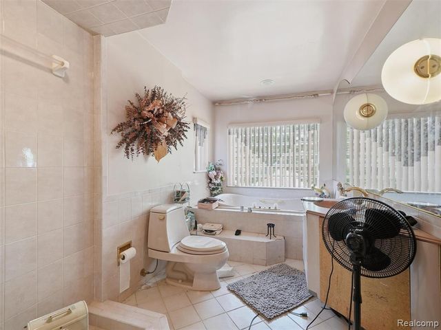 16511 Cherrylawn Street, Detroit, MI 48221