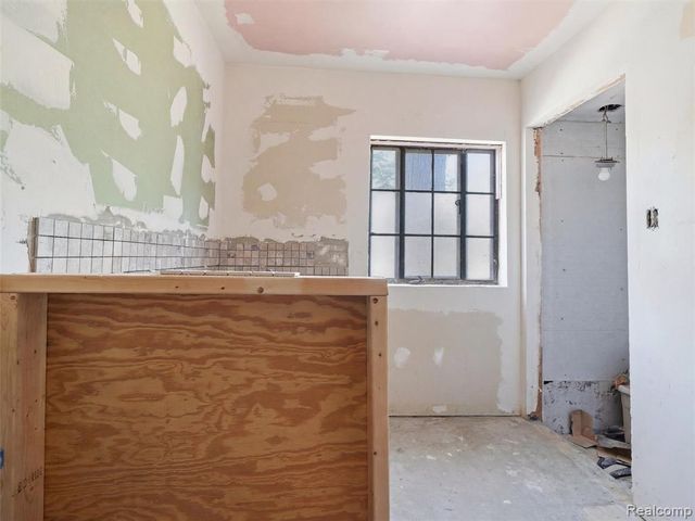 16511 Cherrylawn Street, Detroit, MI 48221