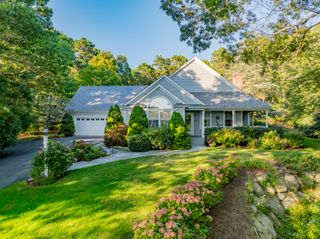 57 Cairn Ridge Road, Falmouth, MA 02540