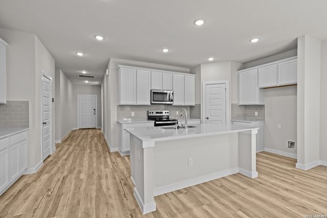 8653 RUCKER POND TRAIL, San Antonio, TX 78252