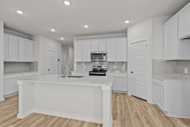 8653 RUCKER POND TRAIL, San Antonio, TX 78252