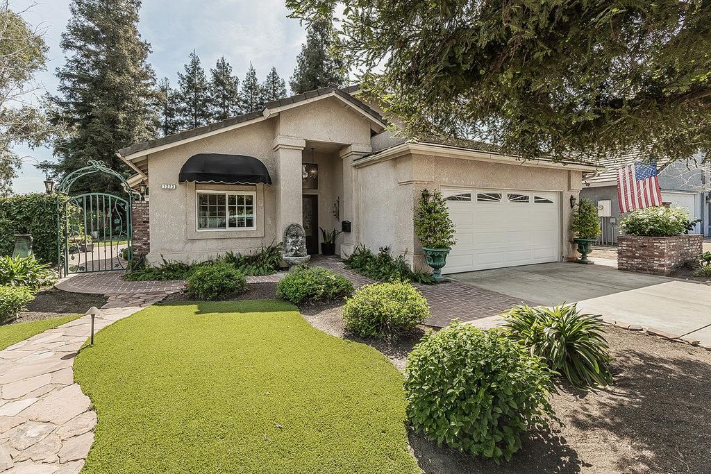 Image 1 of property listing at 1273 W Olson Avenue, Reedley, CA 93654