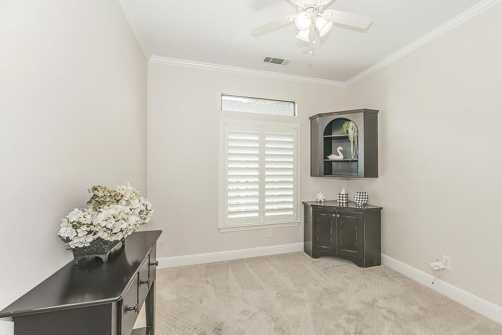 Image 15 of property listing at 1273 W Olson Avenue, Reedley, CA 93654