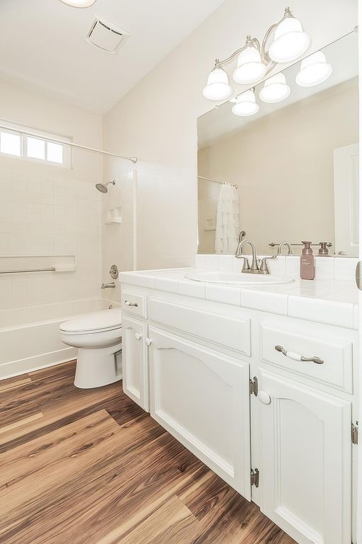 Image 17 of property listing at 1273 W Olson Avenue, Reedley, CA 93654