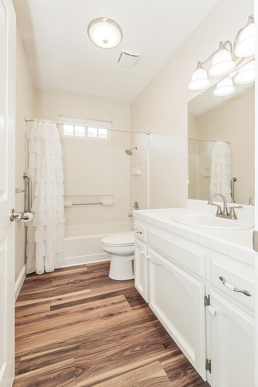 Image 18 of property listing at 1273 W Olson Avenue, Reedley, CA 93654