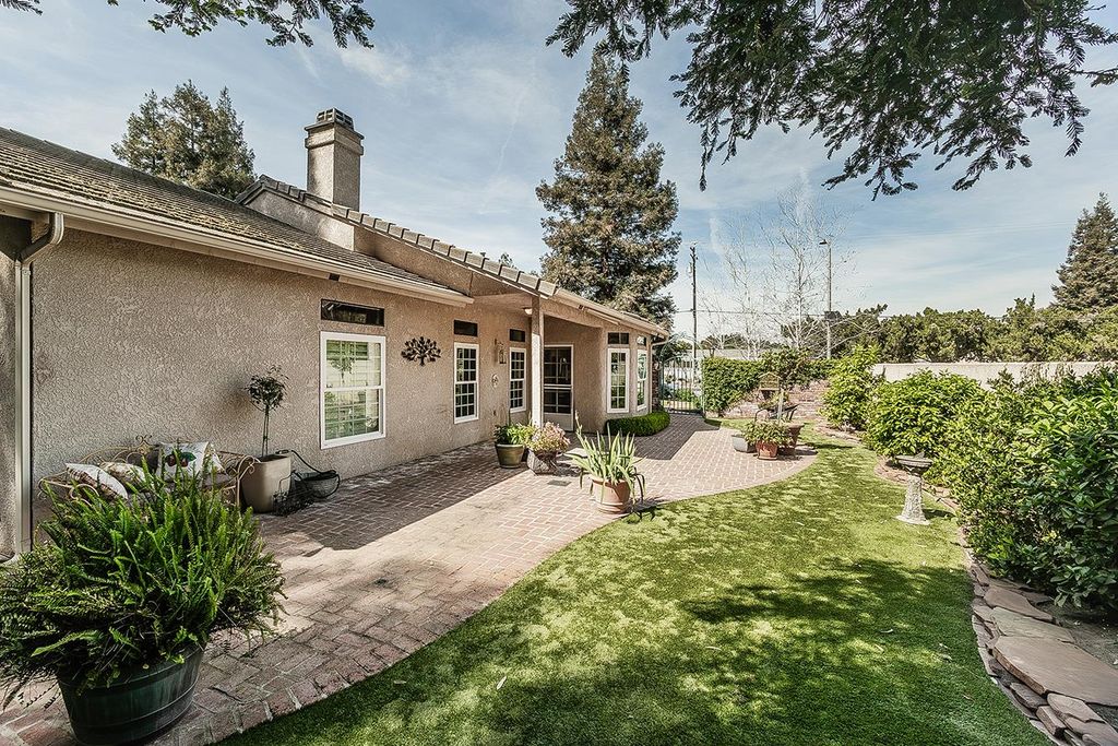 Image 34 of property listing at 1273 W Olson Avenue, Reedley, CA 93654